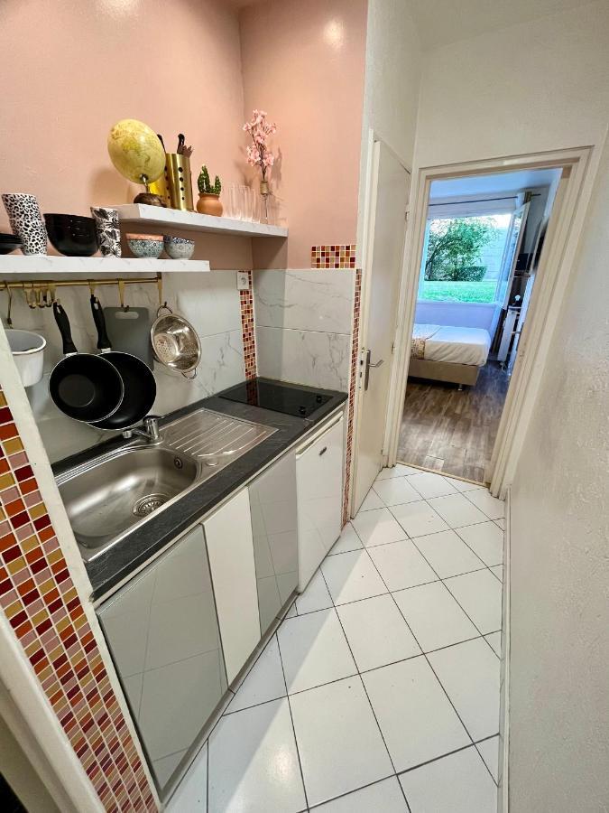 Studio Situe A 5 Min Du Chateau De Versailles Et Stationnement Gratuit Экстерьер фото